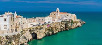 Turismo, così la puglia delle spiagge sale a 17 bandiere blu bari. Vieste Is A Town In The Province Of Foggia In The Puglia Region Of Southeast Italy A Marine Resort In Gargano Vieste Has 10 Days In Italy Italy Puglia Italy