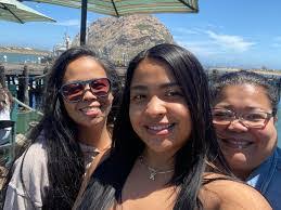 Julie Clubb's Instagram, Twitter & Facebook