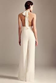 Ein jumpsuit für hochzeit kann auch sehr elegant aussehen. Jumpsuit Fur Hochzeit Eleganter Overall Als Hochzeitsoutfit Der Braut Hochzeitsoutfit Hosenanzug Braut Und Hochzeit Jumpsuit