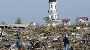 Raw tsunami video phuket thailand 2004. Tsunami 2004 Bilder Der Zerstorung Br Wissen