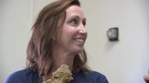 Abbott Elementary' gives Dunbar Elementary teacher $1,000 for classroom  supplies