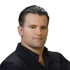 Michael Pryor's Instagram, Twitter & Facebook