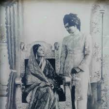Mann o meter berlin konjunktiv 2 belegen eichung waage kosten überprüfung rolltore 2. From Maharani Gayatri Devi To Meghan Markle 43 Of The Best Royal Wedding Outfits Of All Time Vogue India