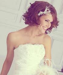 Your entire wedding day look is actually depending on your wedding dress and wedding hairstyle so this should be very so, to look absolutely gorgeous and ravishing on your wedding day, try this long bob hairstyle for wedding. Trendy Bridal Bob Hairstyles 2017 Style You 7