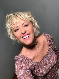 Sonja Keen's Instagram, Twitter & Facebook