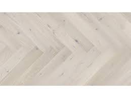 Dubova Podlaha Cappuccino Parketa Drevena Trivrstva Podlaha Barvena Do Svetleho Odstinu S Velkym Mnozstvim Suku Frezovana H Flooring Barlinek Hardwood Floors