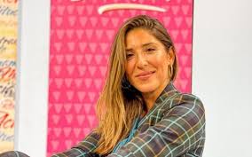 Atriz • jornalista • apresentadora (porto canal📺) • e sempre escritora📜. Ana Guedes Rodrigues Jornalista Contratada Pela Rtp Apos Sair Do Porto Canal Nova Gente
