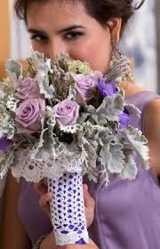A brilliant idea for a wedding gift or any other occasion. Crochet Patterns Galore Bridal Bouquet Cozy