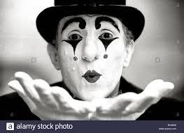 Gesichtsfarbe, nase, schminkstifte und schwamm, perfekt für karneval snazaroo clown weiß 50 ml 1198200 kinderschminke water make up aqua. Ein Portrat Von Einem Schwarz Weiss Clown Stockfotografie Alamy