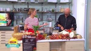 Profi Koch Ralf Zacherl Zeigt Heute Wie Man Einen Rumfort Eintopf Mit Herbst Gemuse Entweder Vegan Oder Alternativ Mit Rin Eintopf Herbst Gemuse Rindfleisch