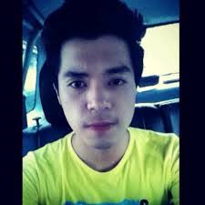 Alexis Ronquillo's Instagram, Twitter & Facebook