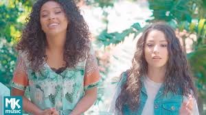 Deus proverá quando o azeite e a farinha faltar e a minha força se esgotar deus proverá deus proverá mesmo o cego me faz enxergar mesmo falho me faz. Debora Cavalcante Ft Gabriela Gomes Te Agradeco Clipe Oficial Mk Music Youtube