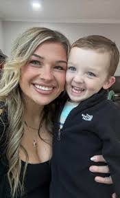 Amber Bellar's Instagram, Twitter & Facebook