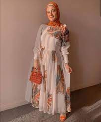 فساتين محجبات كاجوال خروج | Islamic fashion dresses, Modest fashion  outfits, Muslimah fashion outfits