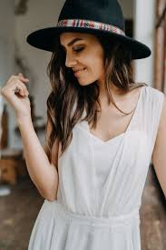 Snowdrop ist übrigens ein super schnitt für festliche kleider. Snowdrop Simone Steiner Bridal