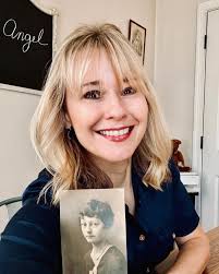 Attention locals! Join me at the Mansfield Public Library to learn about  The Photo Angel® project! Details in comments. 📸😇