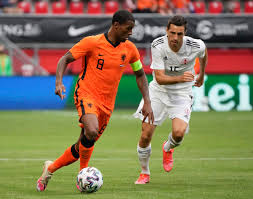 Le latéral droit autrichien a tendu. The Latest Lainer Honors Eriksen After Goal At Euro 2020 Region Enidnews Com