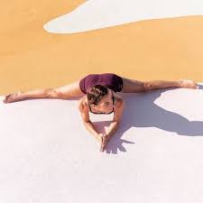 Best Yoga Pants For Women For 2020 Reposted From Cathymadeoyoga Get Regrann Middle Splits Southflorida Middle Splits Best Yoga Yoga Poses