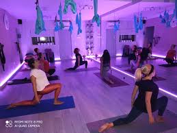 Our yoga and stretching mats vary in thicknesses, some of which also come with instructions for technique. Pilates Home Yoga Yogaclass Yogadtudio Yogaasana Facebook