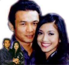 Albümde bir yabancı dil parçası olan chitose bashi diğer dört single, bersama akhirnya, setia ku di sini, sangkar cinta ve tiada kepastian ve albümdeki ünlü parça tuduhan ve antara ikhlas dan paksa. Foto Keluarga Ziana Zain