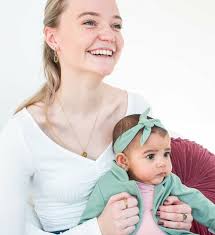 Book a babysitter with Nina.care