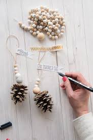Kiefernzapfen Deko Fur Den Herbst Oder Auch Als Weihnachtsdeko Diychristmas Diycraft Di Christmas Crafts Diy Diy Christmas Ornaments Christmas Decor Diy