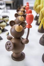 Epingle Par Kristof Cloet Sur Shokoladnij Dekor Sculptures En Chocolat Pieces En Chocolat Chocolat Paques
