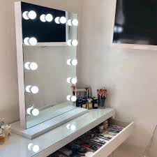 Alicia Hollywood Style Mirror With Lights 80 X 60cm Hollywood Style Mirror Lights Around Mirror Makeup Mirror With Lights