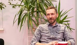 Okazuje się jednak, że przemysław kossakowski ma do ślubnego symbolu luźniejsze podejście. Przemyslaw Kossakowski Artykuly Polskatimes Plus