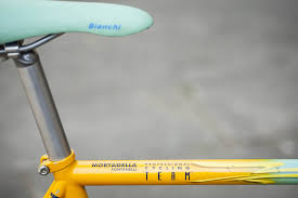 A lui et à tous les personnels du service course bianchi de treviglio, un immense merci. Gorgeous And Rare Bianchi Pista Given To Team Mate Of Marco Pantani Up For Sale On Ebay But At A Price Photo Gallery Road Cc