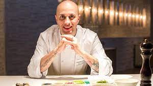 Şef akademide gerçekleşecek elemelerin sonunda akademiye kabul edilen on beş yarışmacı, üçer kişilik takımlar oluşturacaklar. Ag330a1 R U Wm