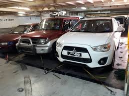Seorang wanita maut akibat lemas selepas kereta dipandu anaknya terbabas dan terjunam ke dalam sungai parit 2 ban kenal tanjong karang, pagi tadi. 3 Tips Sebelum Hantar Kenderaan Naik Kapal Pos Keretaku