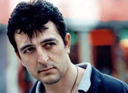 HOY AMANECÍ SUPER FLORAL (TRADUÇÃO)