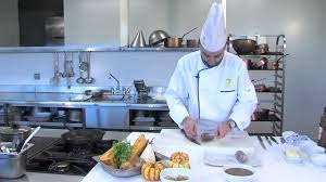 Comme Le Chef Pave De Biche Au Foie Gras Sauce Cassis Boulangere De Potimarron Et Chataignes Youtub Recette De Cuisine Simple Le Chef Recettes De Cuisine