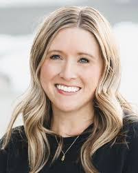 Joanna Chase's Instagram, Twitter & Facebook