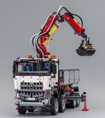Review 42043 Mercedes Benz Arocs 3245 Introduction So Here We Are Finally Last Year The Volvo Review Wa Lego Technic Lego Technic Sets Lego Technic Truck