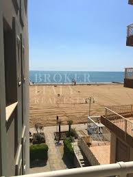 Situato nel quartiere piazza milano di lido di jesolo, l'appartamento ongaro offre un alloggio con un parcheggio gratuito e servizio parcheggio. Lido Di Jesolo Appartamento Fronte Mare In Zona Centrale Broker Italy Real Estate