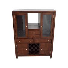 This curio cabinet's classic design and timeless charm speak volumes on your refined taste. 90 Off Broyhill Furniture Broyhill Curio China Cabinet Storage