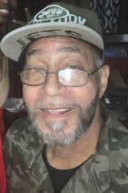 Antonio Holt's Instagram, Twitter & Facebook