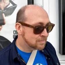 Better shot of my remake of the Faxanadu intro screen and the original for  comparison. https://lnkd.in/gnXDdvBz Reposting since the Art Station direct  share was just a tiny thumbnail.