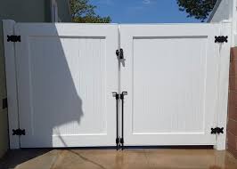When pricing a custom height gate, take the price of the next size height. J J Fence Vinyl Fence Gallery Vinyl Fence Installation Los Angeles County Ca