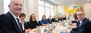 Cabinet minister and minister of state difference. Discover Brandenburg