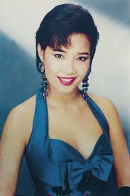 Thai Culture , Magical Charms , Spiritual & Barang : 泰国重量级女歌神Phum Puang ~  Khunpean Prai Mae Phum Puang 2558