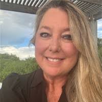 Robin Shouse's Instagram, Twitter & Facebook