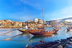 We have a varied range of properties available to buy in portugal, across sought after locations including baixa, graça, algarve & lisbon.use our search filter to find your dream property with ease, filter out properties based on location, size, price range and property type. Portugal Praktische Informationen Visa Wahrung Impfungen