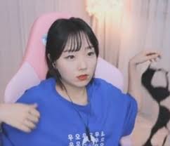 파이 가족(파이의 친척들)도 전하를 진짜 남동생으로 생각한다. Bj íŒŒì´ ëª¸ë§¤ ìƒíƒˆ ì›€ì§¤
