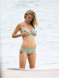 Brooklyn decker had a wardrobe malfunction in the water! Brooklyn Decker Bikini 2013 In Miami 13 Gotceleb
