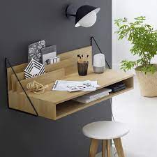 Certaines étagères murales peuvent être coupées à la longueur nécessaire pour un véritable rangement sur mesure. Petit Bureau Gain De Place 20 Modeles Pour Votre Ordinateur Joli Place Bureau Mural Petit Bureau Deco Bureau