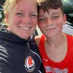 Diamond Leach's Instagram, Twitter & Facebook