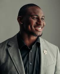 Making a statement. #AccomplishGreatness #EarnIt